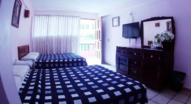 Четырёхместный номер Standard Hotel Michelle