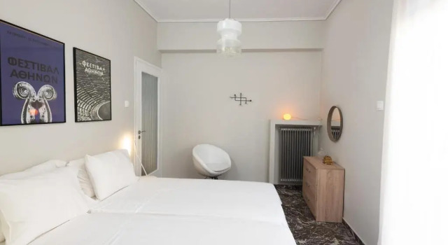 So Athens - Stylish 2 bedroom flat, Забронировать Отель Афины Острова Саронического залива - Аттика, рядом с Холм Филопаппос