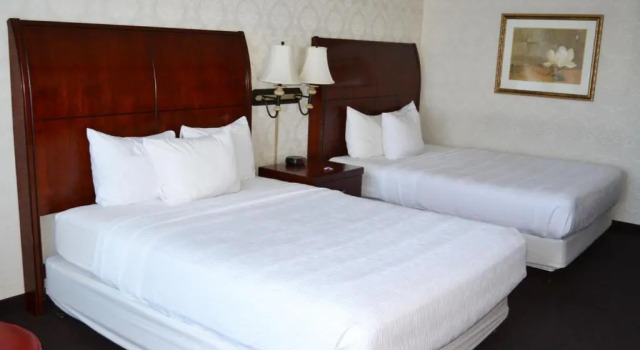 Четырёхместный номер Standard Clarion Inn Idaho Falls Riverfront