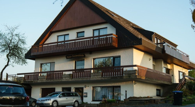 Haus Hochwaldhöhe, Забронировать Гостевой дом Отели Хунсрюк с завтраком, Завтраки