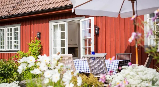 Bjäregården, Book Hotel Bastad 