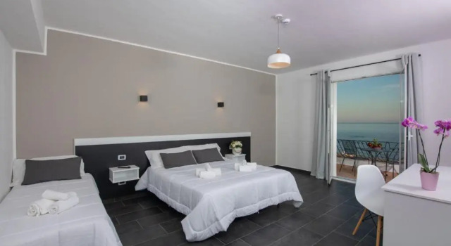Трёхместный номер Standard Baia D'Oro Hotel