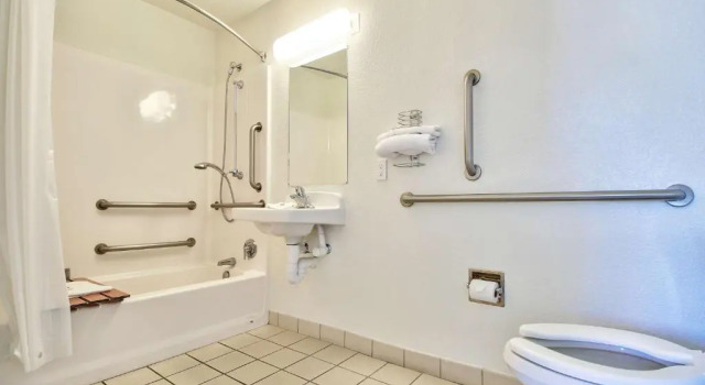 Четырёхместный номер Standard Motel 6-Nogales, AZ - Mariposa Road