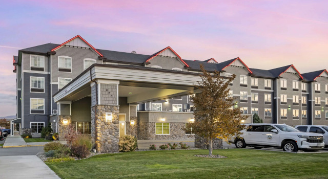 Best Western PLUS Peppertree Inn at Omak, Prenota Hotel Omak Loup Loup