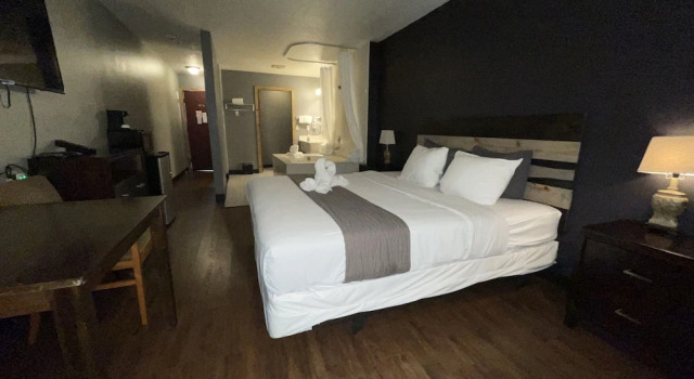 Полулюкс Superior Sunnyside Inn and Suites