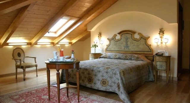 Трёхместный номер Standard Мансарда Grande Bretagne - Nafplio
