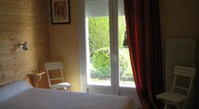 Номер Standard Logis - Hôtel & restaurant Les Trois Fontaines