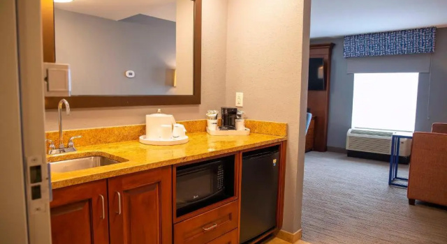 Трёхместный люкс Hampton Inn & Suites Jacksonville
