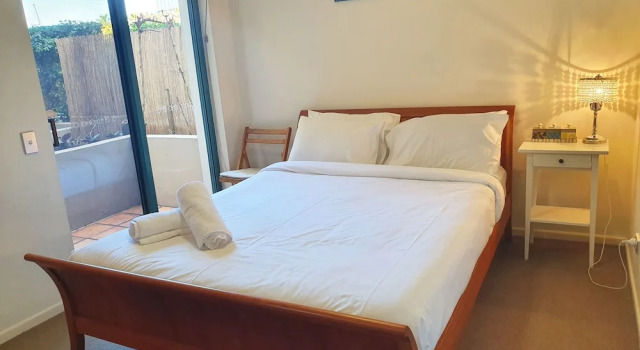 2BR Beautiful River Retreat Pool Wine Gym Netflix, Boek Vakantiehuis  