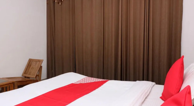 OYO 28044 Devki Palace Jain Hotel, Prenota Hotel Chamba Uttarakhand