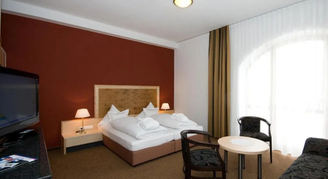 Hotel Amadeus Micheluzzi, Забронировать Отель Отели Тироля с бассейном, Бассейн