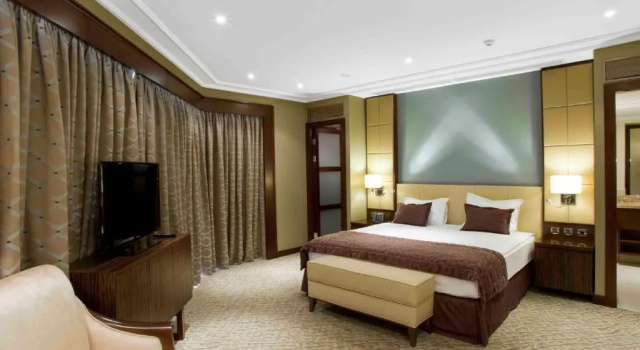 Люкс Kharkiv Palace Hotel