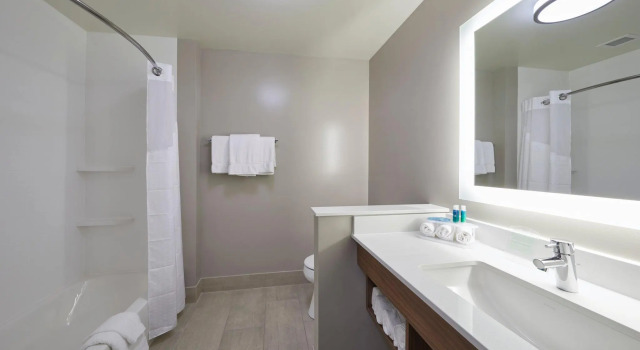 Двухместный люкс Holiday Inn Express & Suites - Hermiston Downtown by IHG