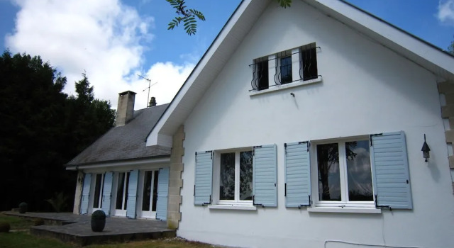 Spacious Holiday Home in Tours-en-Vimeu with Garden, Забронировать Отель Отели Соммы с парковкой, Парковка