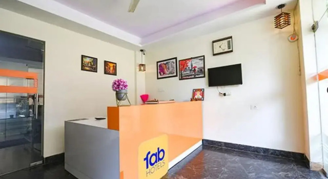 FabHotel Muktinath Near Medanta- The Medicity Hospital, Gurugram, Забронировать Отель Недорогие отели Гургаон, рядом с Apollo Tyres Ltd, недорого