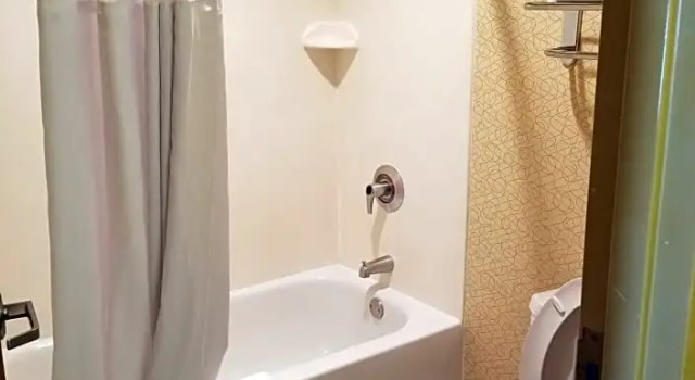 Deluxe Vierer Zimmer Days Inn by Wyndham Tulsa Central