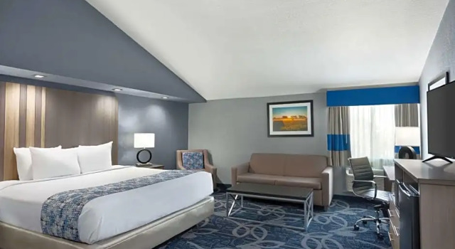 Люкс Quality Inn Shawnee North I-40