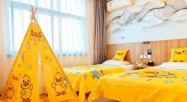 Тент Meet Light Luxury Hotel (Xushui No. 2 Middle School Railway Station Branch)