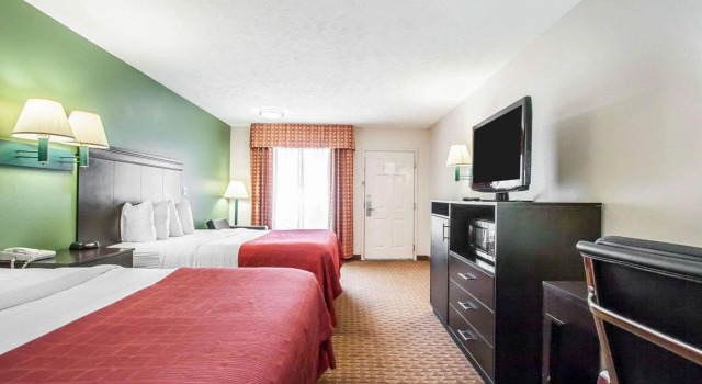 Четырёхместный номер Standard Quality Inn Savannah South
