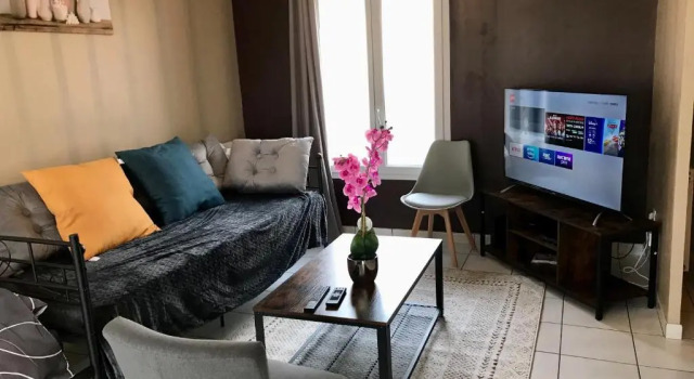 Коттедж Agréable maison proche Gare avec parking gratuit