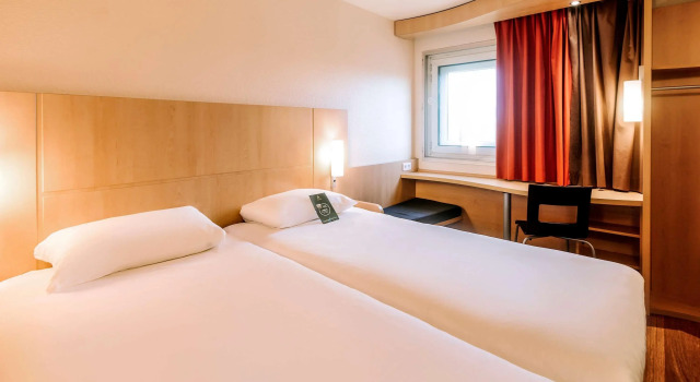 ibis Avignon Centre Gare, Забронировать Отель Авиньон ViaRhona, рядом с Часовая площадь