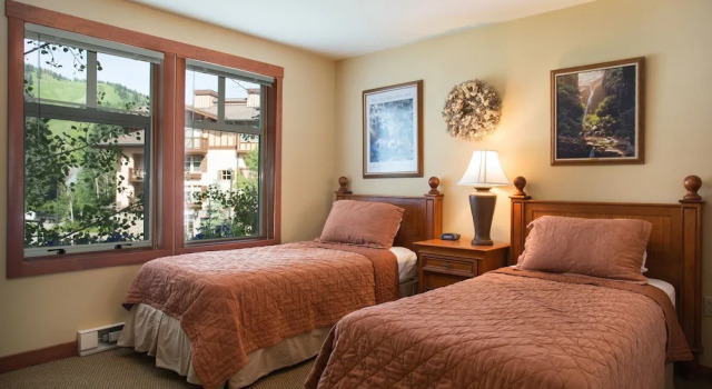 2202 - Two Bedroom Standard Eagle Springs East 2 Condo by RedAwning, Varaa Huoneisto Solitude 