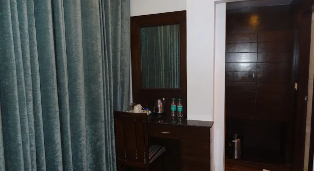 Kamakshi Residency by Royal Collection