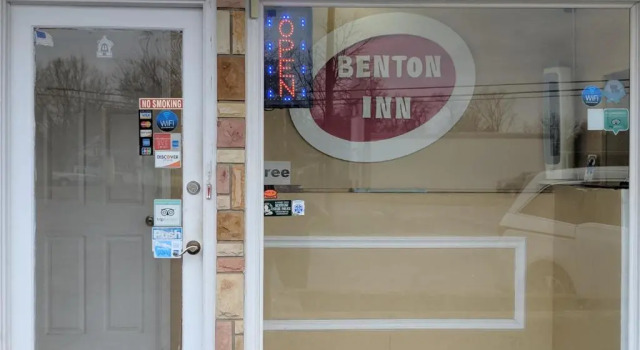 Benton Inn, Book Hotel Benton Illinois