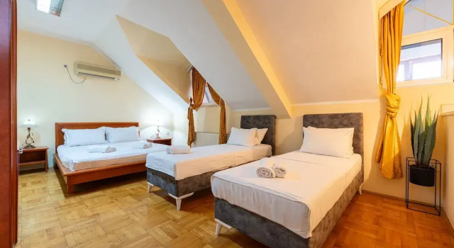 Четырёхместный номер Hotel Bojatours