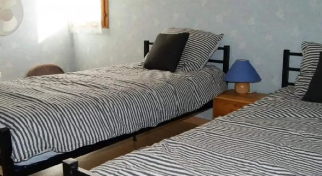 Completely Enclosed Villa With Private Swimming Pool and Lots of Privacy, Rezerwuj Willa Wille w Hérault, Willa