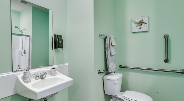 Together Resorts 3rd Ave Resort B, Забронировать Курортный отель Отели Норт-Миртл-Бич с парковкой, рядом с Парк развлечений OD Pavilion, Парковка