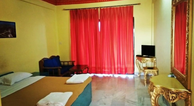 Shiv Sagar palace