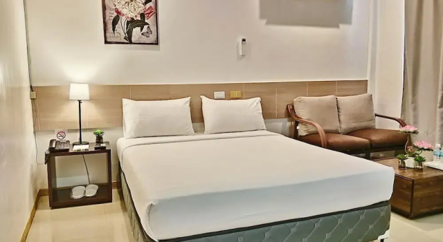 Люкс Deluxe Soi Suites