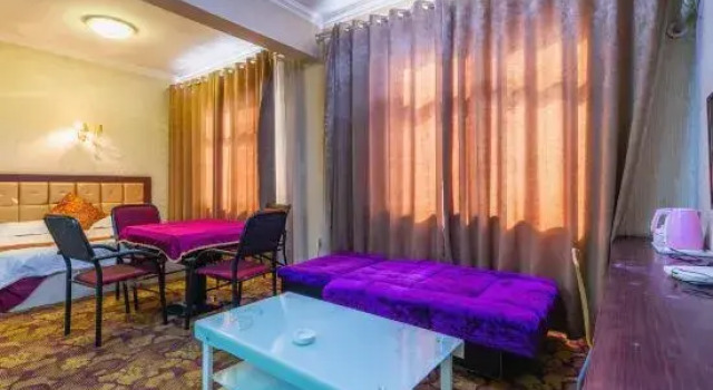 Люкс Deluxe Zhumadian Lidu Express Hotel