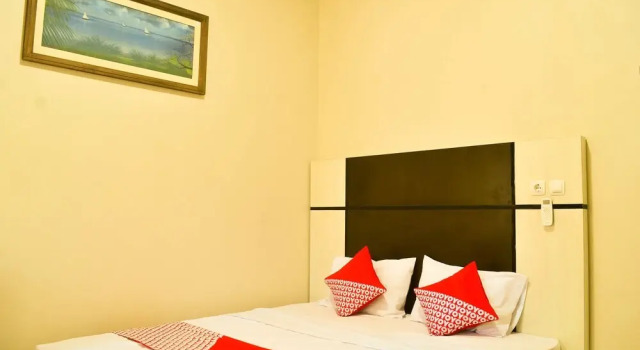 The So Hotel by Oyo Rooms, Book Hotel Batukaras West Java
