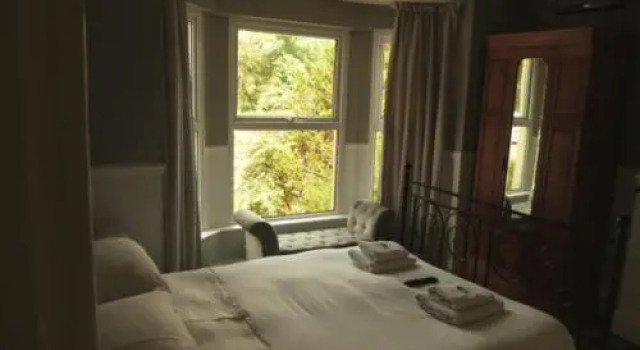 Twin Oaks Guest House, Buchen Sie Pension Cadnam New Forest