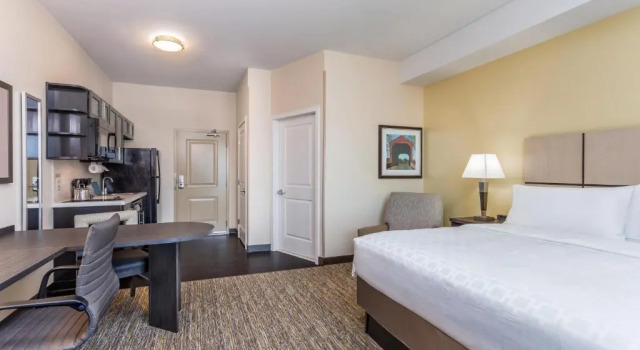 Люкс Candlewood Suites Bethlehem South by IHG