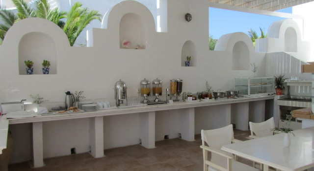 Полулюкс Отель Porto Scoutari Romantic Hotel & Suites