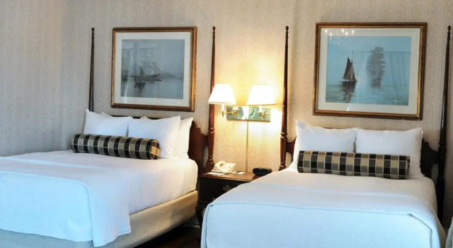 Четырёхместный номер Standard Molly Pitcher Inn
