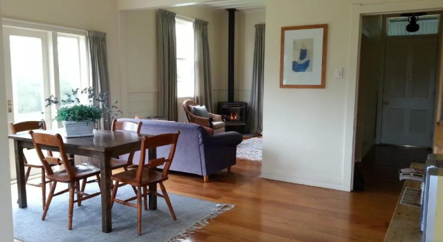 Коттедж The Vicarage Martinborough