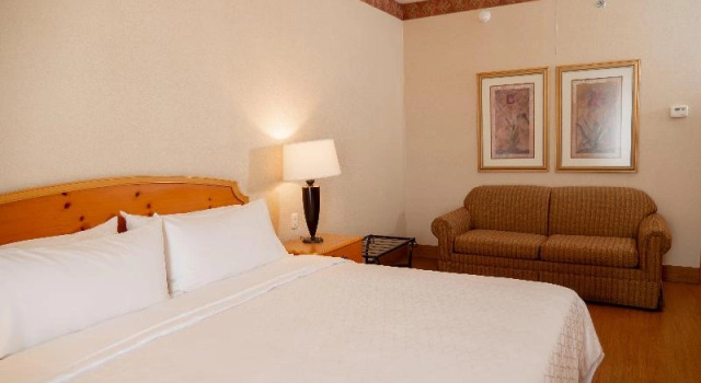 Двухместный номер Standard с балконом Holiday Inn Express Silao-Aeropuerto Bajio by IHG