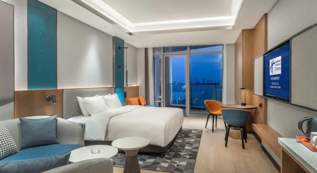 Двухместный номер Standard с видом на озеро Holiday Inn Express Jining Cultural Center by IHG