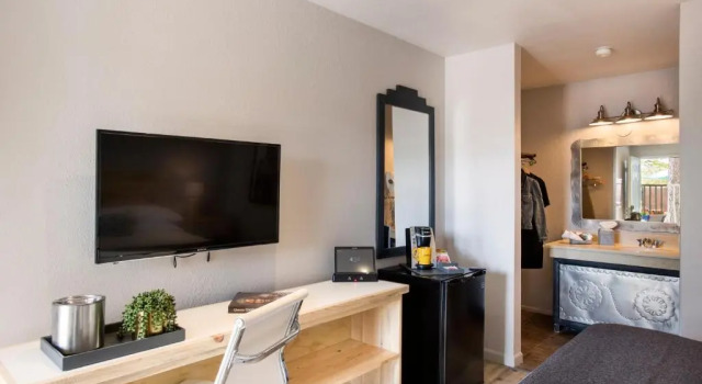Четырёхместный номер Standard The Sage Hotel