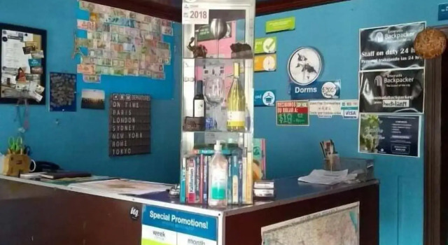 Ensenada Backpackers, Забронировать Отель Отели в центре Энсенада с завтраком, отели в центре Энсенада с завтраком