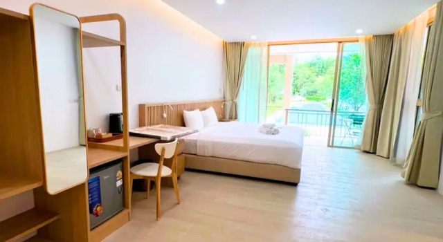 Номер Deluxe c 1 комнатой с видом на бассейн The Poom Cafe & Resort Khao Yai