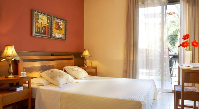 Номер Standard с балконом Pelli Hotel