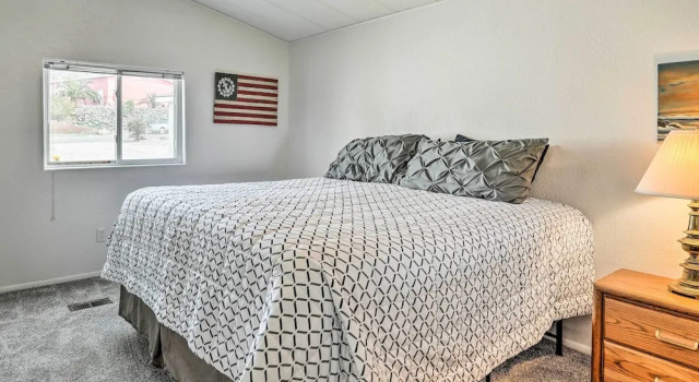 Sun-dappled AZ Abode w/ River & Mtn Views!, Reserva ahora Hotel Parker Strip Estados Unidos