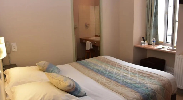 Двухместный номер Standard Logis Hôtel Bellevue