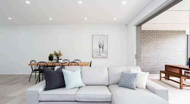5 Bedroom Sydney Mansion with Parking, 预订 酒店 Berrilee 新南威尔士