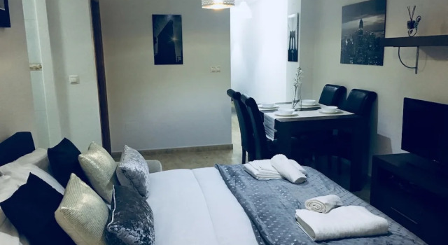 LuxuryDreams Downtown, Забронировать Отель Отели Торревьеха с парковкой, рядом с Городской театр Торревьехи, Парковка